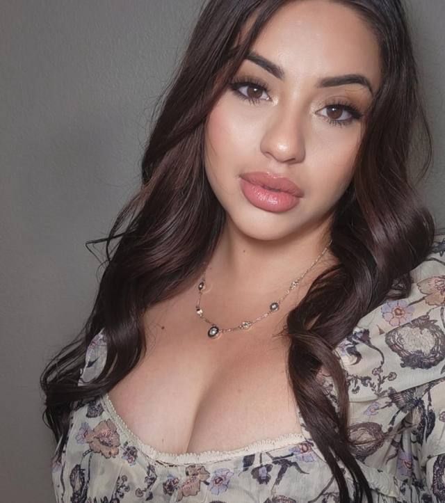 Flirty Explorer Seeking Mutual Fun. (Friends with benefits) - Image 3